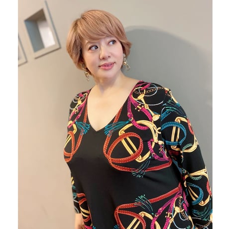 【インスタライブ紹介商品】evavarro  Ｖネックワンピース