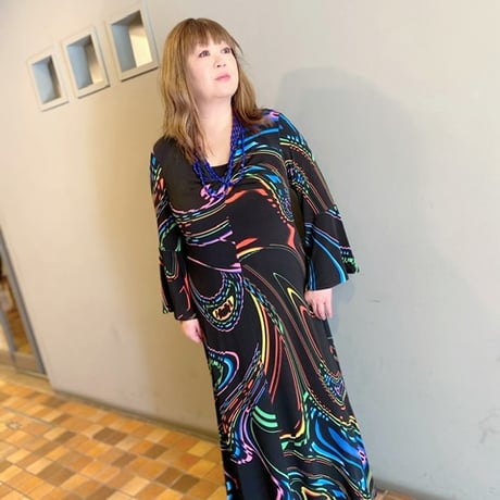 evavarro ベルスリーブVネックワンピース