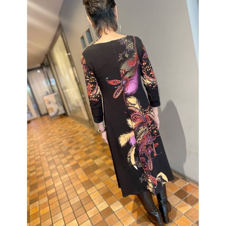 【XS〜XL サイズ】evavarroシンプルクルーネックワンピース