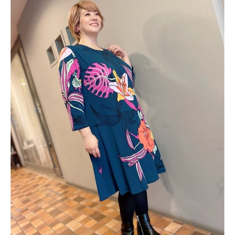 【インスタライブ紹介商品】evavarro  フレアワンピース