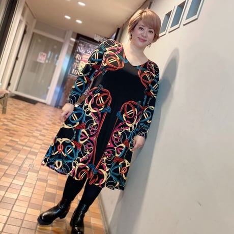 【インスタライブ紹介商品】evavarro  Ｖネックワンピース