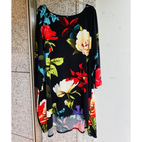 【21号以上】evavarro クルーネック　アシンメトリーチュニック