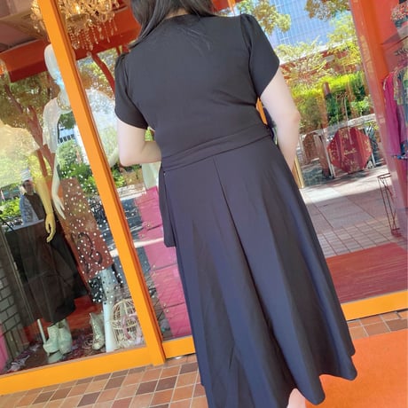 ゴールドチャーム半袖カシュクールワンピース
