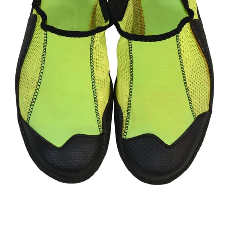 USED 80'S "BODY GLOVE" WATER SHOES