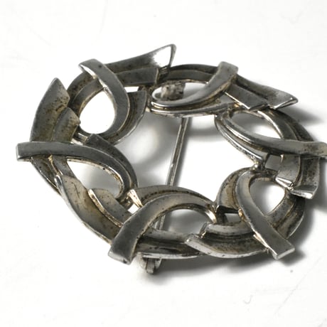 VINTAGE CIRCLE SILVER BROOCH