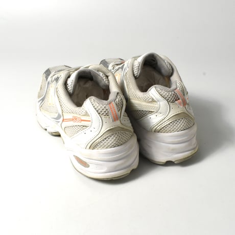 USED "NEW BALANCE / 530"