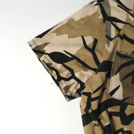 USED "PREDATOR CAMOUFLAGE" T-shirt