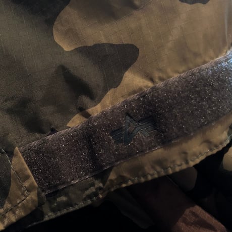 ALPHA INDUSTRIES REVERSIBLE CAMO NYLON JACKET
