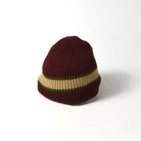 USED UNKNOWN KNIT BEANIE