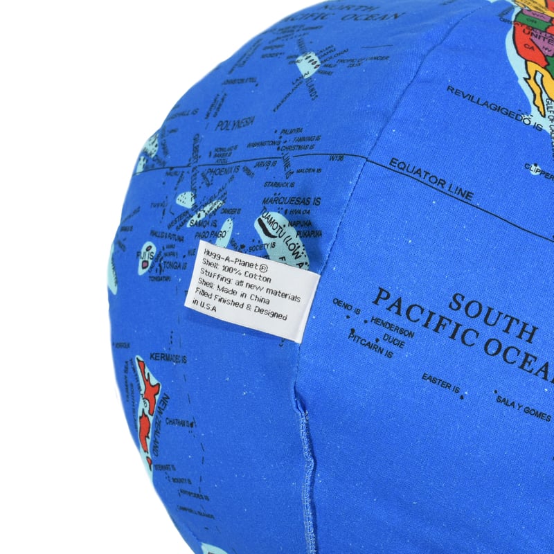 HUGG A PLANET / EARTH