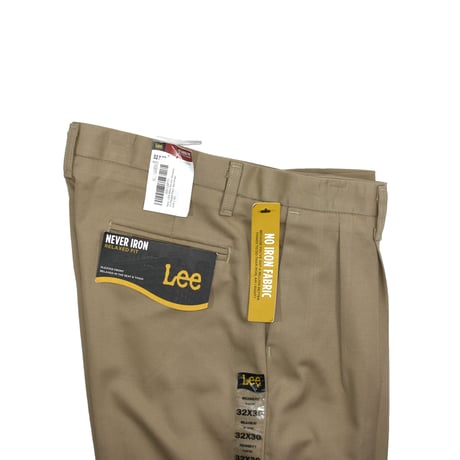 NOS "LEE / RELAXED FIT" FRONT PLEATED PANTS