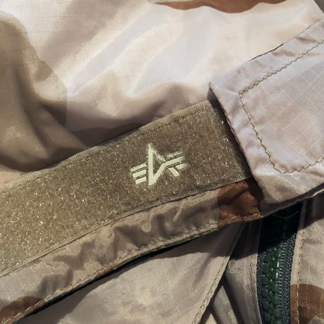ALPHA INDUSTRIES REVERSIBLE CAMO NYLON JACKET