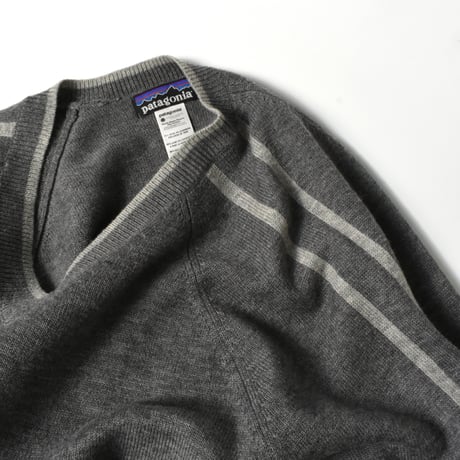 USED "PATAGONIA" WOOL /  CASHMERE V NECK KNIT