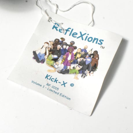 "REFLEXIONS / KICK-X" FIGURINE