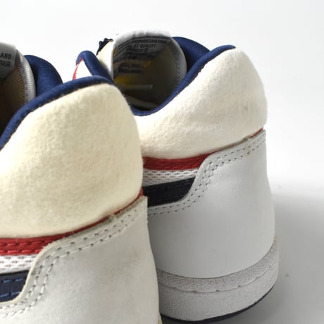 USED "NIKE / CHALLENGE COURT MID"