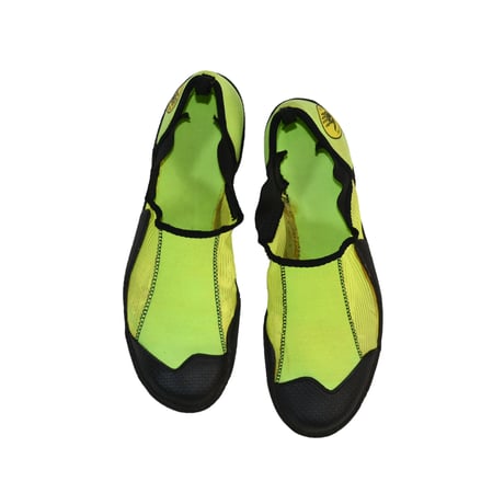 USED 80'S "BODY GLOVE" WATER SHOES