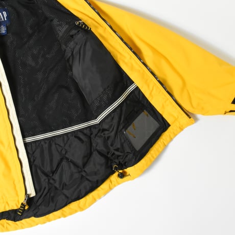 USED 90-00'S "GAP" ACTIVE JACKET
