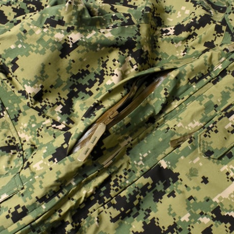 USED "US NAVY TYPE III" GORE-TEX NYLON PARKA