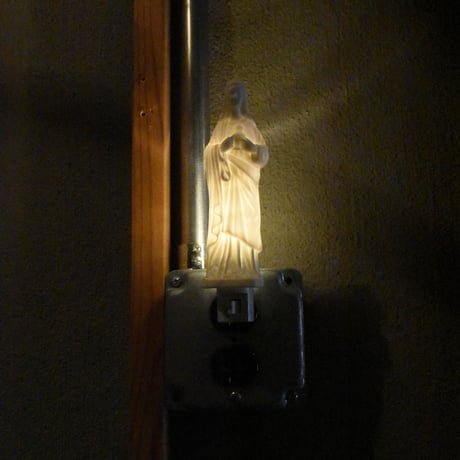 "MARY NIGHT LIGHT"