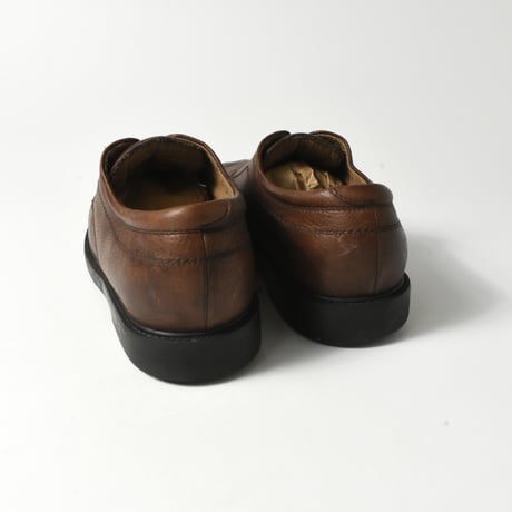 USED "ST. JOHN’S BAY" LEATHER SHOES