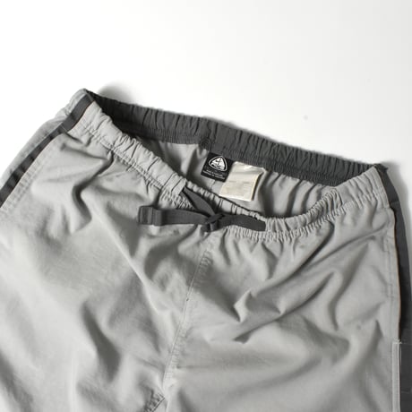 USED 90'S "NIKE ACG" GEAR SHORTS