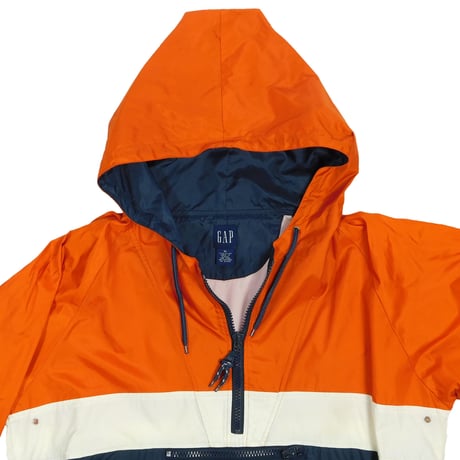USED "GAP" NYLON PULLOVER