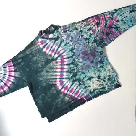 USED UNKNOWN WIDE BOX TIE DYE MOCHNECK