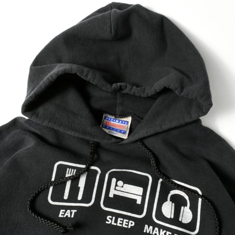 USED 90’S "EAT , SLEEP , MAKE BEATS" HOODIE