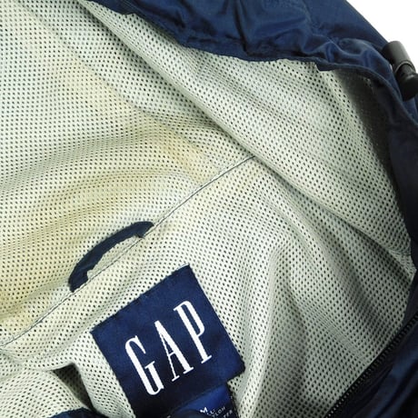 USED "GAP" NYLON VEST