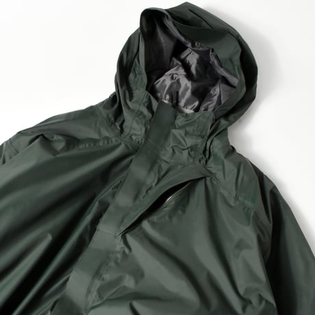 USED "SIERRA DESIGNS" MOUNTAIN JACKET