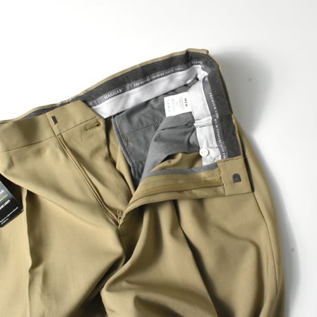 NOS "HAGGER / PREMIUM COMFORT" 2-TUCK DRESS PANTS