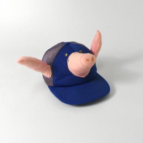 USED UNKNOWN PIG MESH CAP