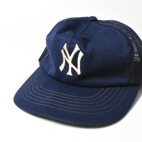 USED 80’S "NEW YORK YANKEES" MESH CAP