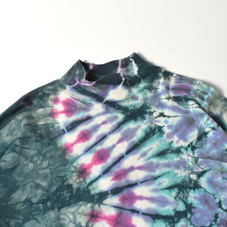 USED UNKNOWN WIDE BOX TIE DYE MOCHNECK