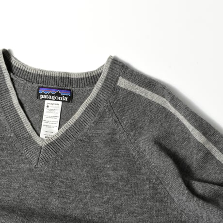 USED "PATAGONIA" WOOL /  CASHMERE V NECK KNIT