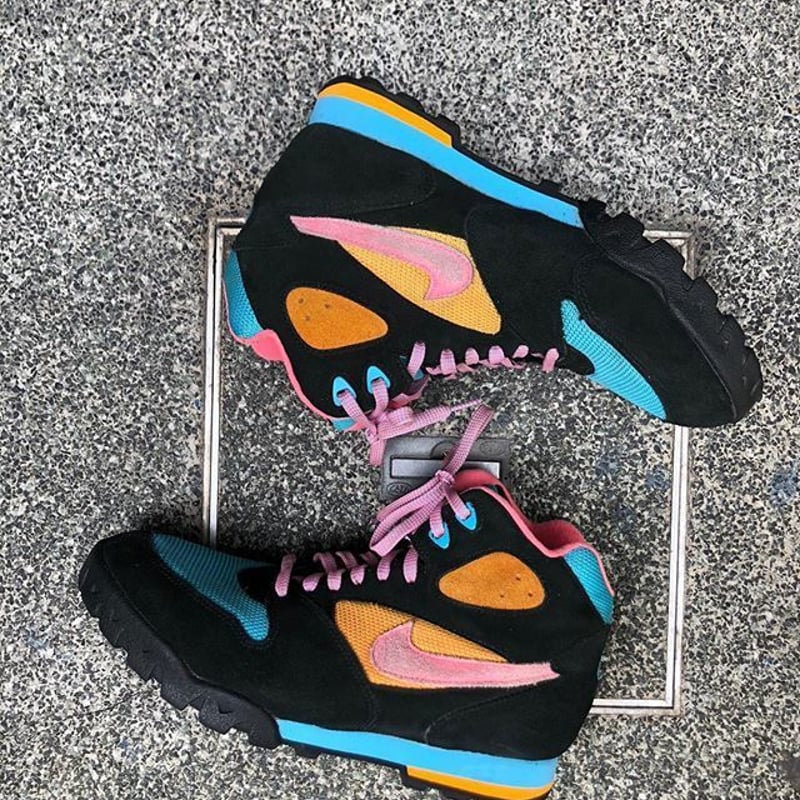USED NIKE CALDERA TREKKING SHOES DAILY DOSE