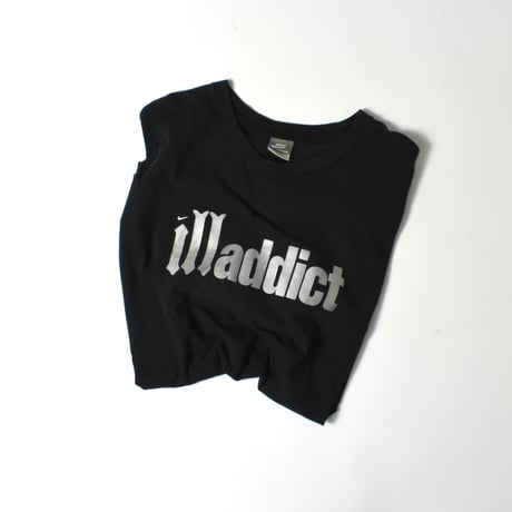 USED "ILLADDICT" T-shirt