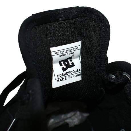 "DC VESTREY"  SAMPLE SKATE SHOES