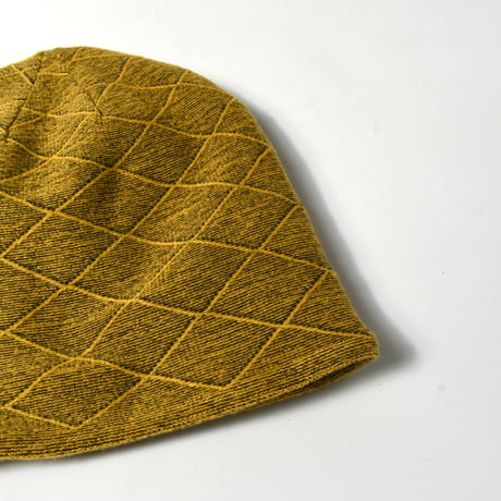 USED "PUGS" PATTERN BEANIE