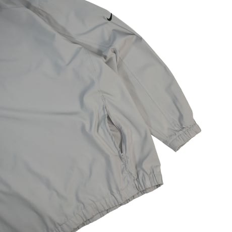 USED "NIKE GOLF" V-NECK POLY PULLOVER