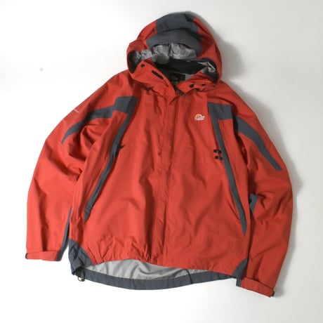 USED "LOWE ALPAIN / TRIPLEPOINT" MOUNTAIN PARKA