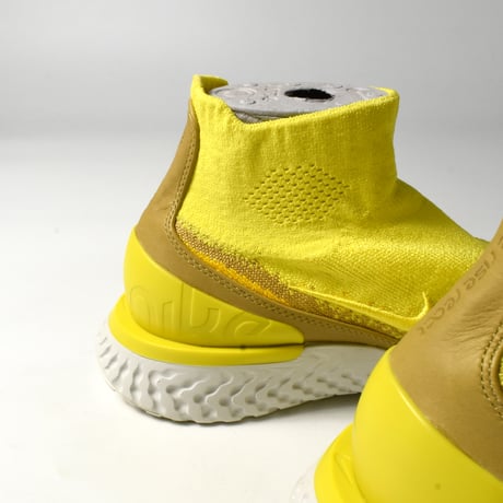 "NIKE / RISE REACT FLYKNIT LMTD"