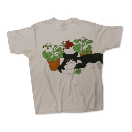 UNKNOW CAT USED Tshirts