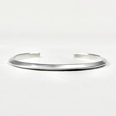 【Shapes Studio】 MINIMALIST TWIST CUFFブレスレット CATEGORY Bangle | バングル | STARTWISTオンラインストア *///