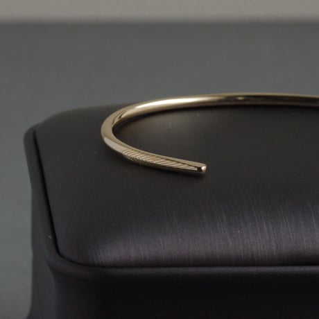 K18YG｜Round Feather Cuff 2.5㎜