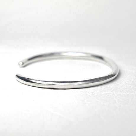 Forged SV950｜ Round Hammered EndMirror Cuff