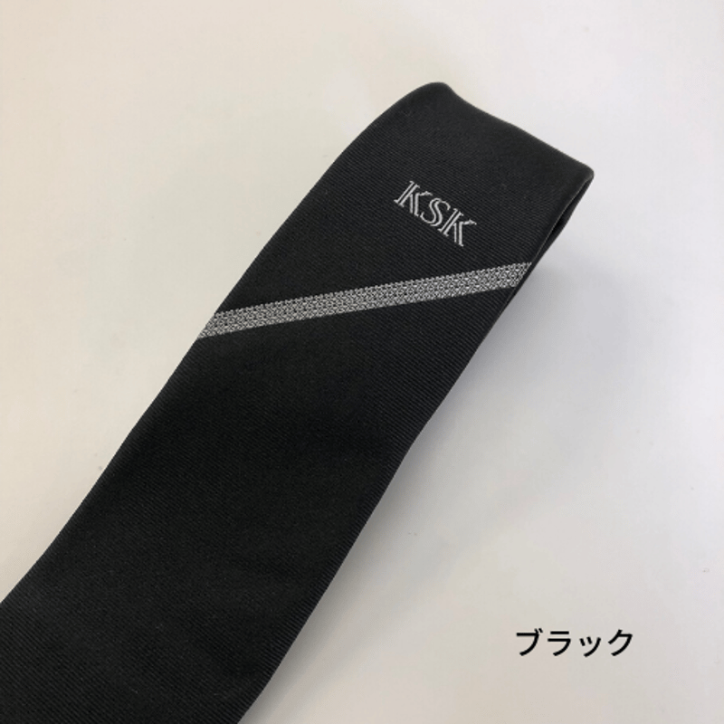 【ネクタイシャツ×ニットベスト】 ストライプ　ブラック　ワンポイント刺繍　古着 ILL'S（イルズ）の「オーバーサイズ サガラ刺繍ワッペン ニット