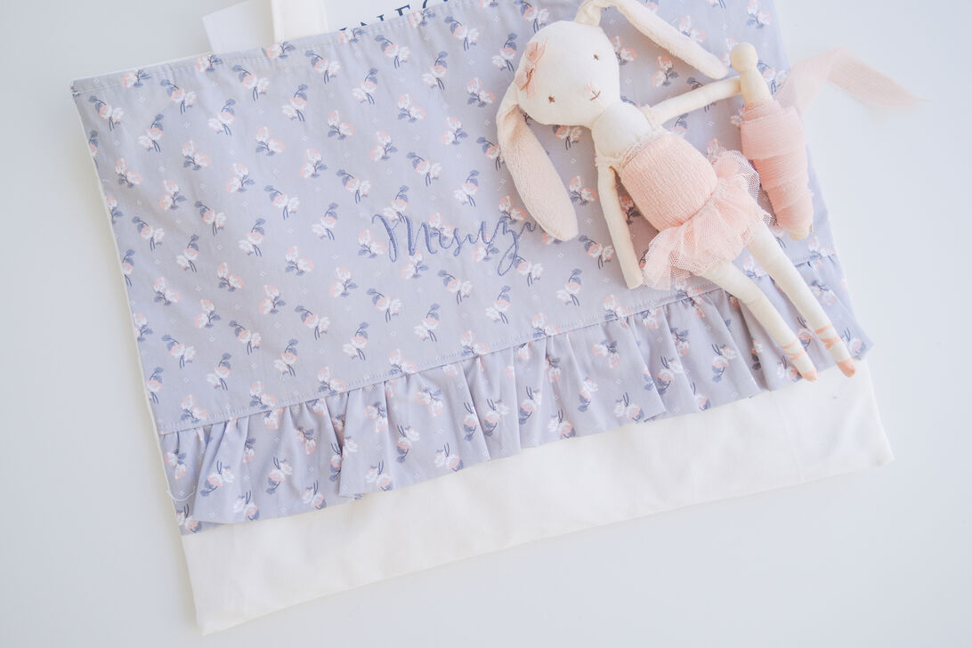 フリルのお名前刺繍レッスンバッグ②【注文後1～2週間で発送