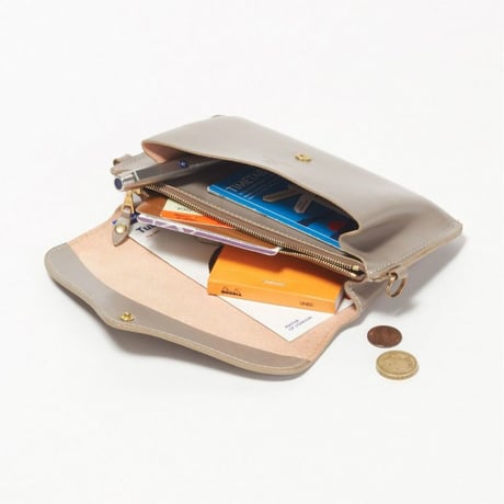 MEDIUM PURSE WITH STRAP