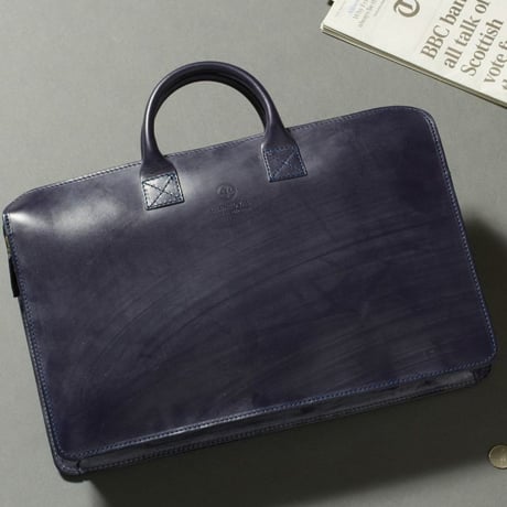 LIGHTWEIGHT  BRIEFCASE